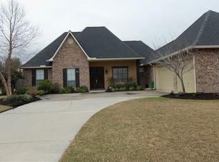 734 N Brusly Oaks Dr, Brusly, LA 70719