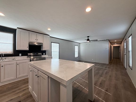 2nd image of 100 Parma Ct #Para127