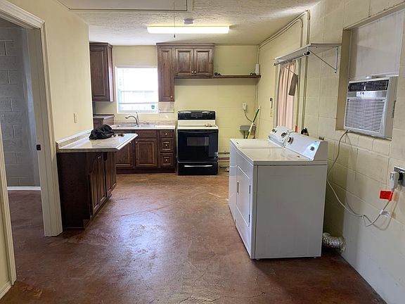 3rd image of 410 Superior Ave
