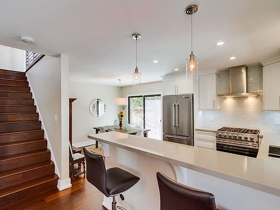 Breakfast bar