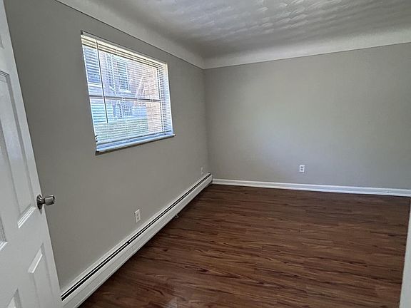 2nd image of 503 Woodlawn Ave APT 3