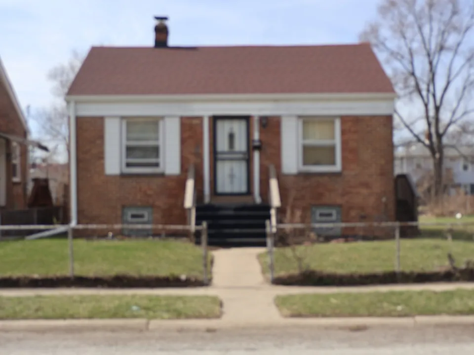 2572-76 Van Buren St