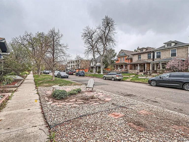 370 N Sherman St — Photo 14