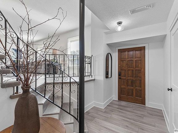 5th image of 13716 Shirley Cir