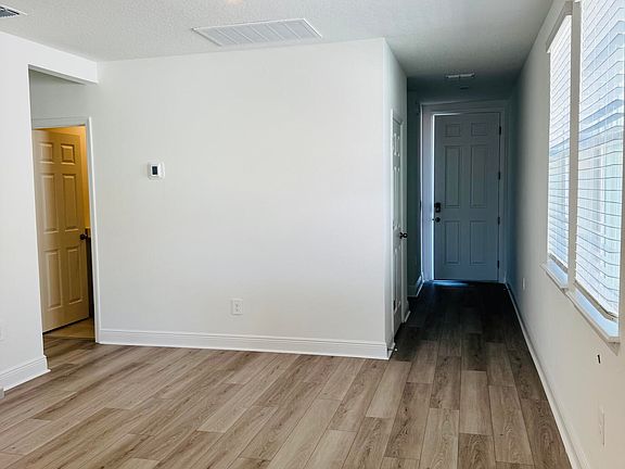 5th image of 185 Links Terrace Blvd