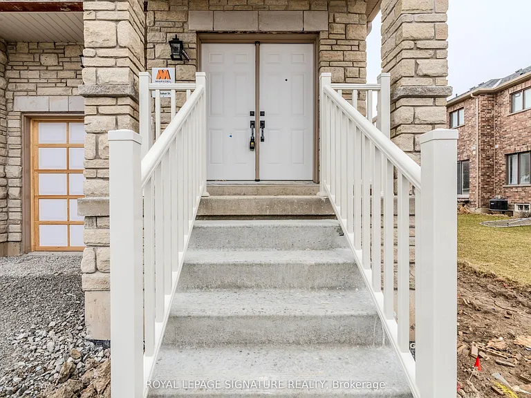 56 Baker St — Photo 31
