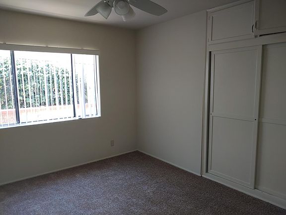 3rd image of 880 W 25th St #880