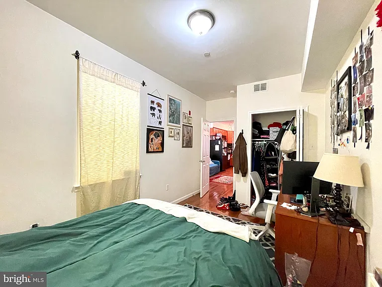 1131 Green St #2 — Photo 14