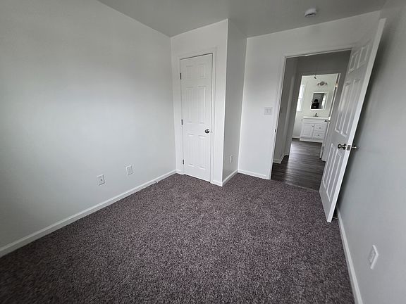 4th image of 639 Plater St