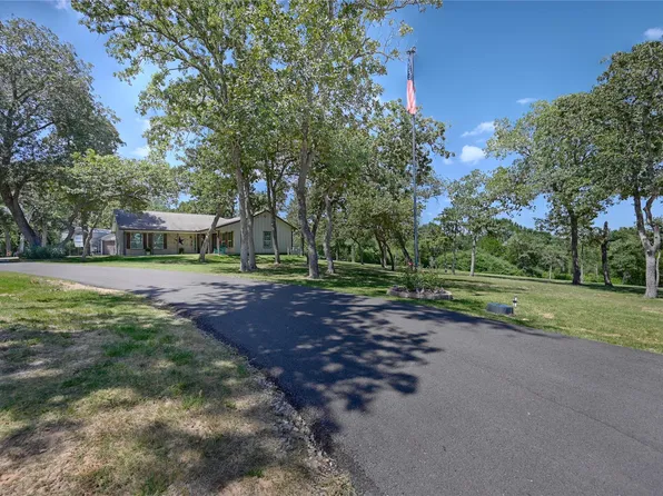8595 Jared Rd, Bellville, TX 77418