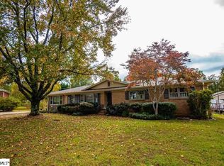 13 Circle Dr, Mauldin, SC 29662