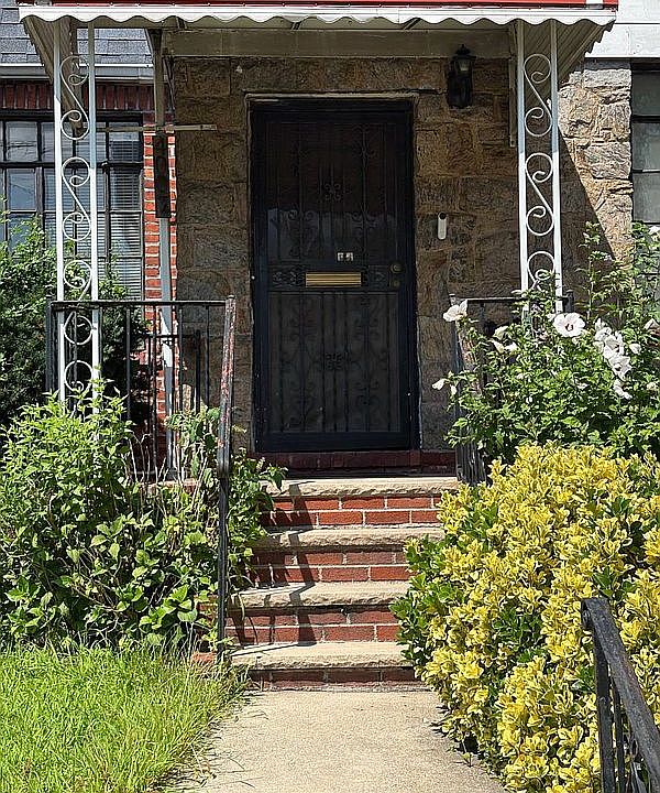 1st image of 4007 Clarendon Rd