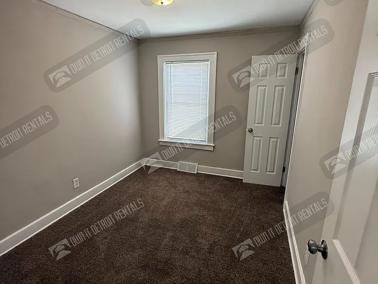 19263 Conley St — Photo 11