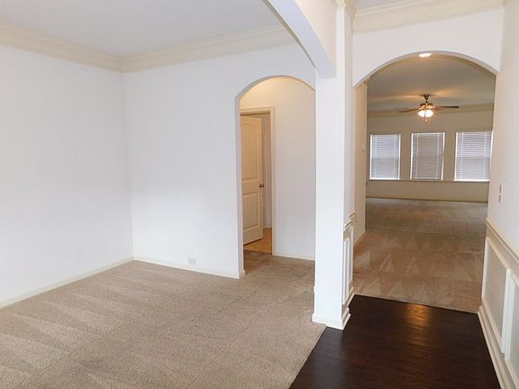 2nd image of 518 Pine Ln