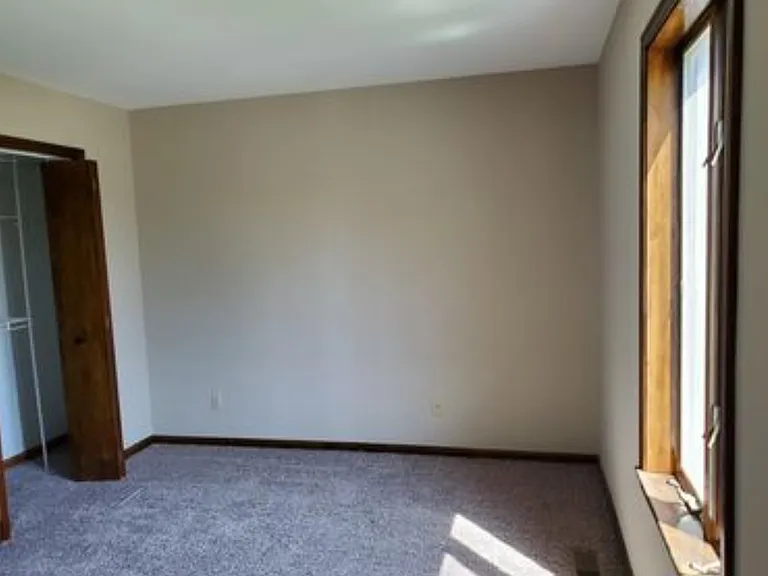 220 Columbia St — Photo 2