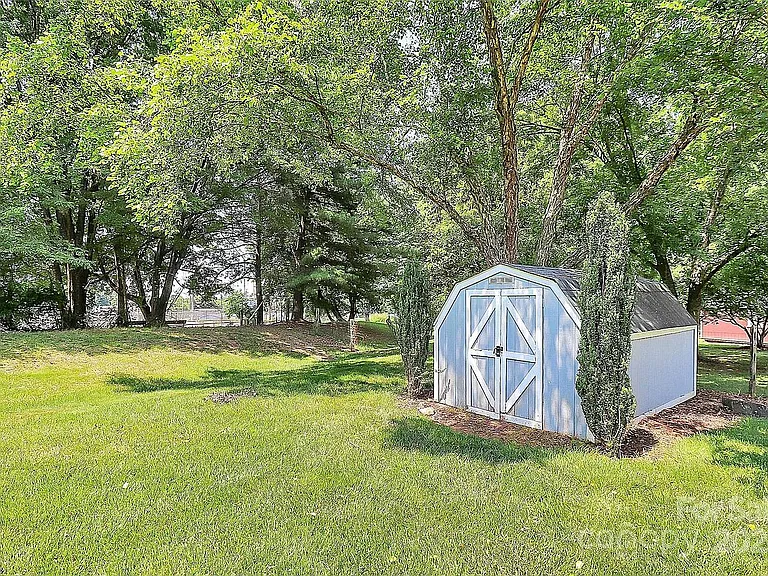 1011 Bydeford Ct — Photo 25