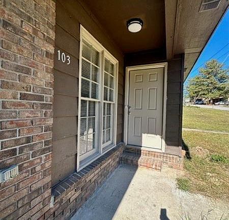 5th image of 103 23rd Ct