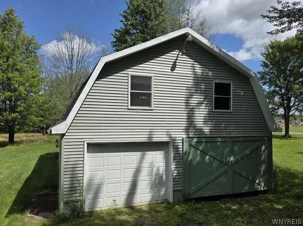 3190 Smallwood Rd, Warsaw, NY 14569