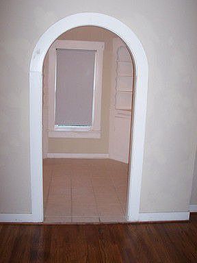 3rd image of 1058 W Baltimore Ave