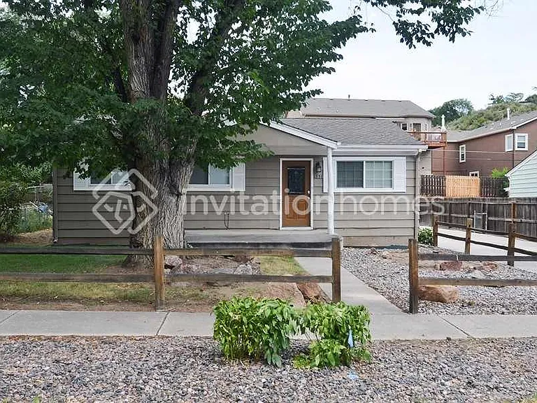 1351 Oswego St — Photo 1