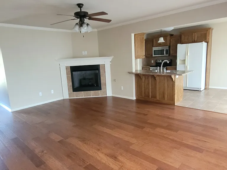 2326 Amy Ln — Photo 4