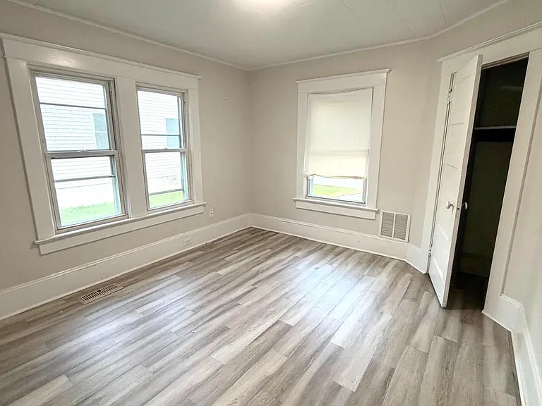 409 Dover Rd — Photo 22
