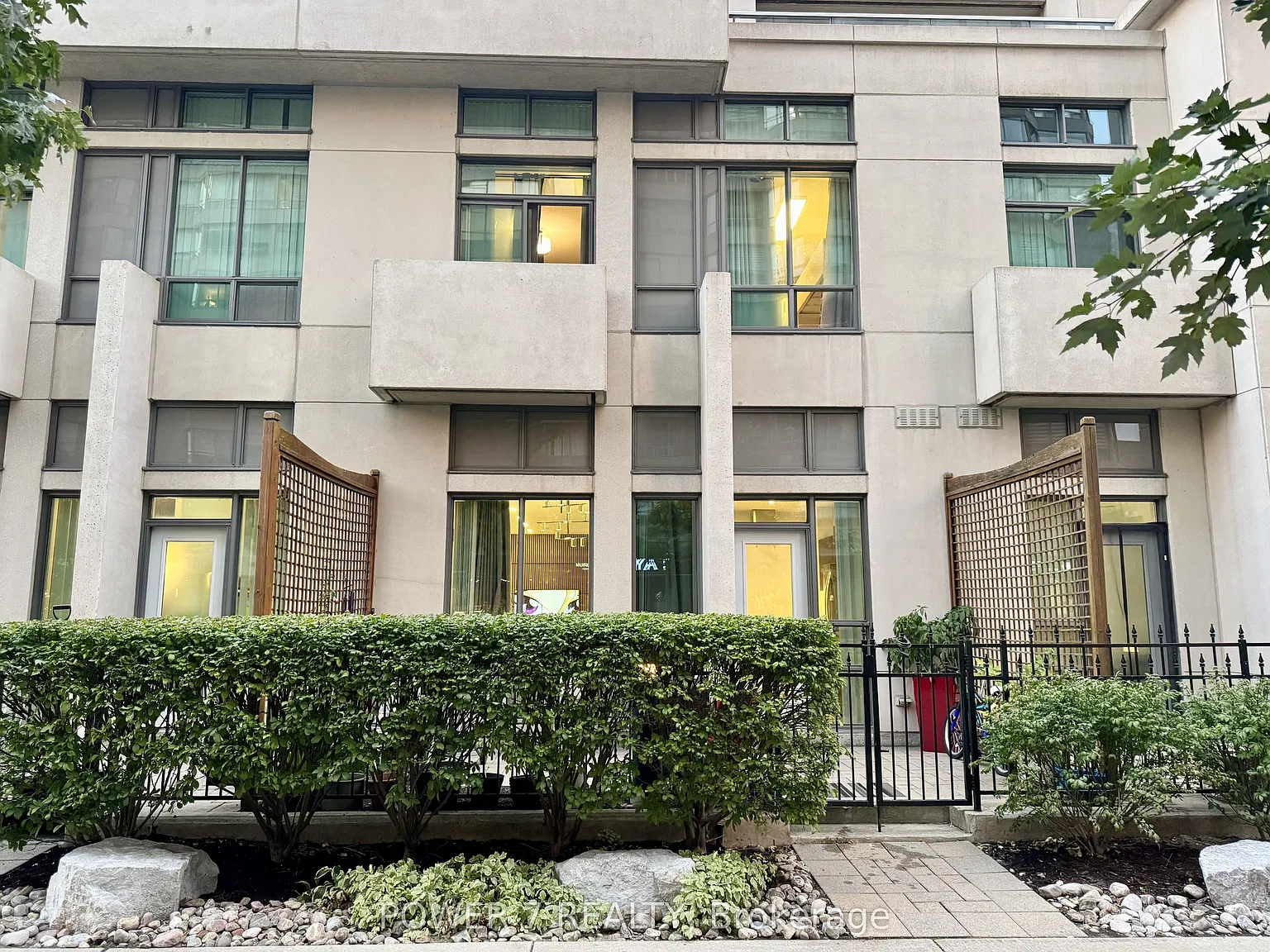 3 bed, $4,200 — Photo 2