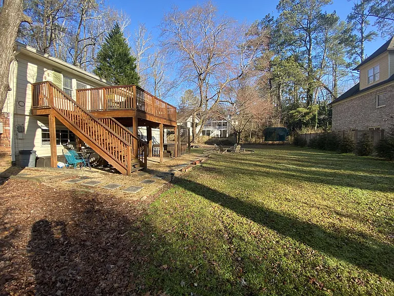 4975 Lake Forrest Dr — Photo 11