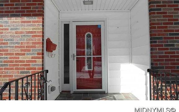 2nd image of 110 Patricia Ln