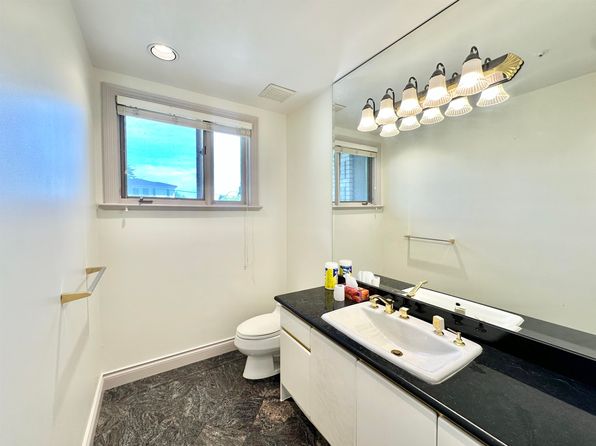 6 bedroom rental in Vancouver — photo 8