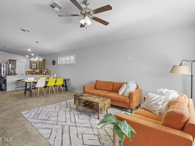 3917 Desert Dunes Dr — Photo 16