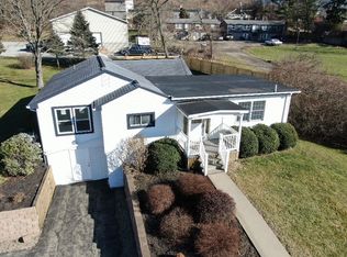 1 Oak Ln, Eighty Four, PA 15330