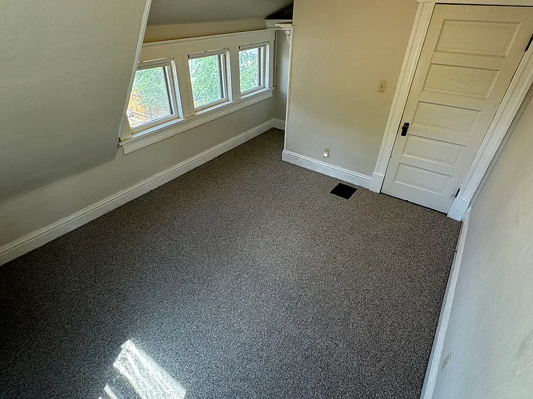 11 Boulder Crescent St — Photo 16