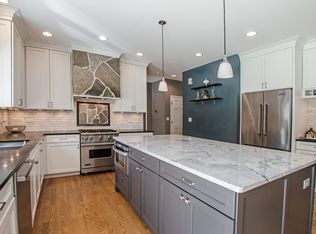 100 Parker Dr, Grayslake, IL 60030