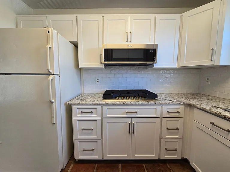 1421 Santa Margarita St #G — Photo 13