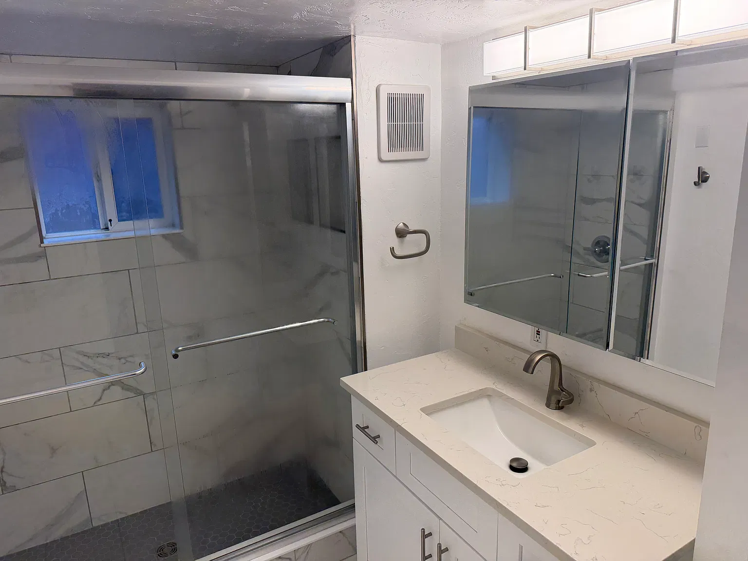 2 bed, 1000 sqft, $1,850 — Photo 2