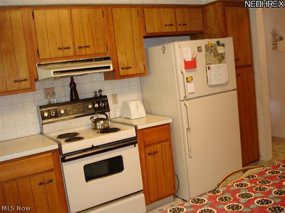 4th image of 8489 Oxford Dr