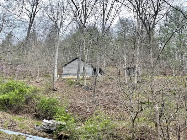 616 Honeysuckle Rd, Essie, KY 40827