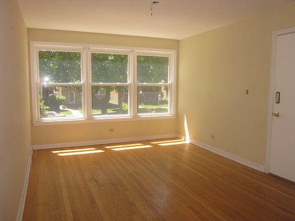 5th image of 4836 Greenleaf St #1B