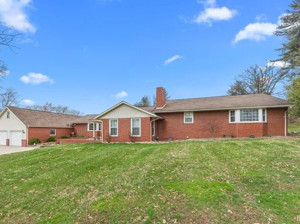 303 S Washington St, Huntingburg, IN 47542