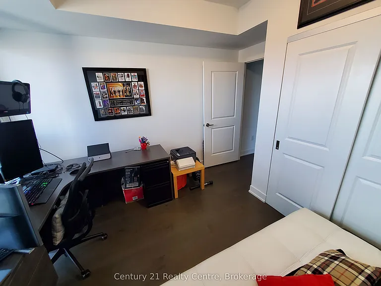 1063 Douglas McCurdy Cmn #408 — Photo 15