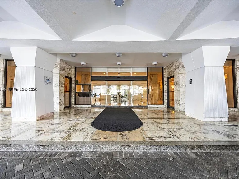5700 Collins Ave #3H — Photo 19