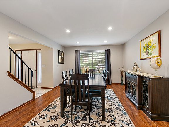 4th image of 409 Southwood Cir