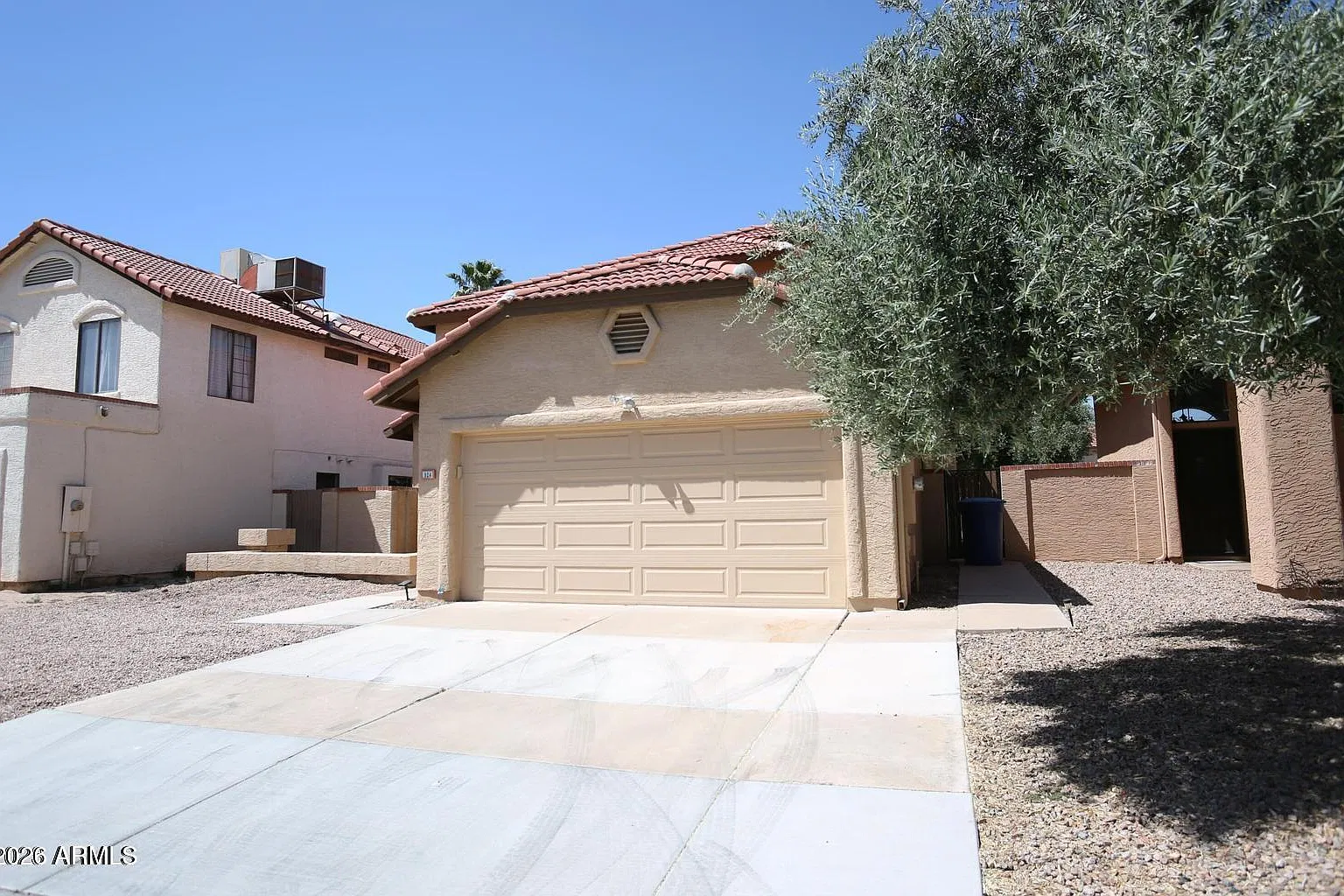 3 bed, 3.0 bath, 1783 sqft, $2,400 — Photo 3