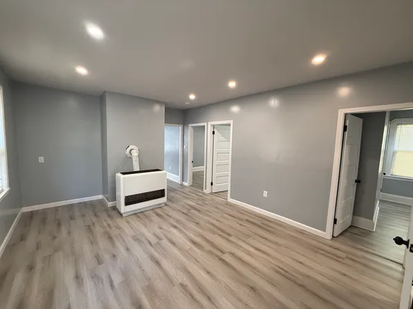 124 Potomska St #1, New Bedford, MA 02740