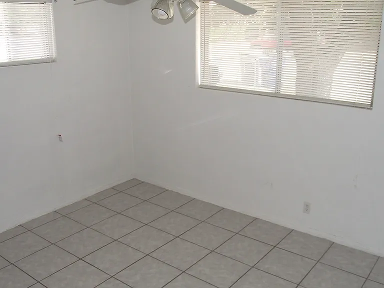 5008 Royal Dr — Photo 12