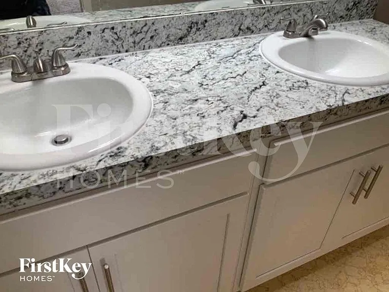 1451 Oak Pl — Photo 14