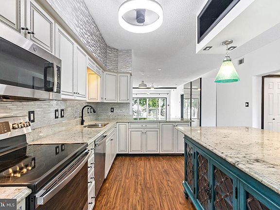3rd image of 106 Rowland Dr #106