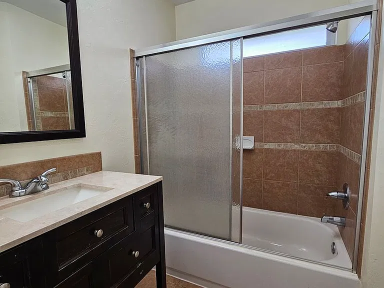 908 N Janeway Ave — Photo 13