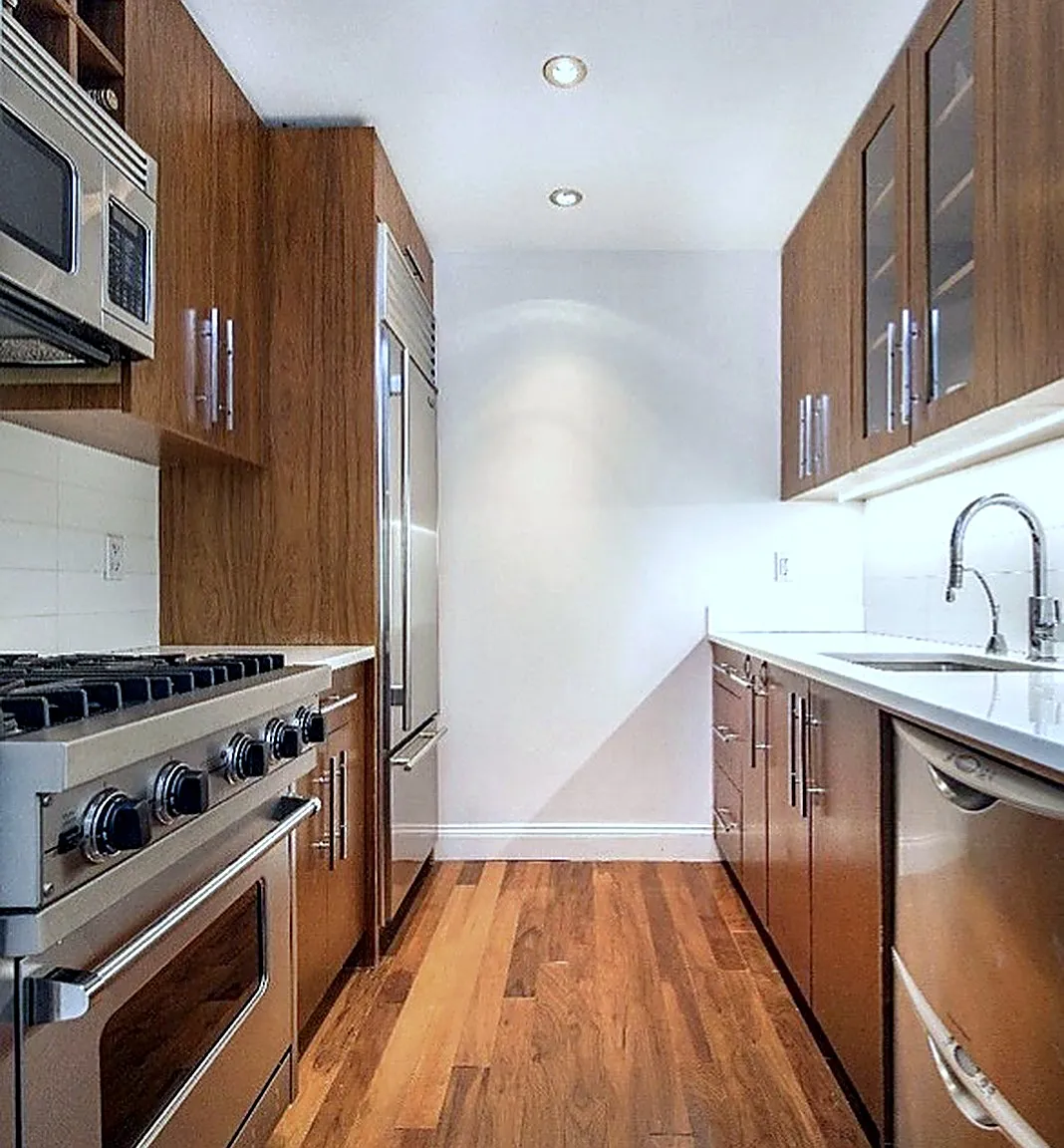 88 Greenwich Street — Photo 2